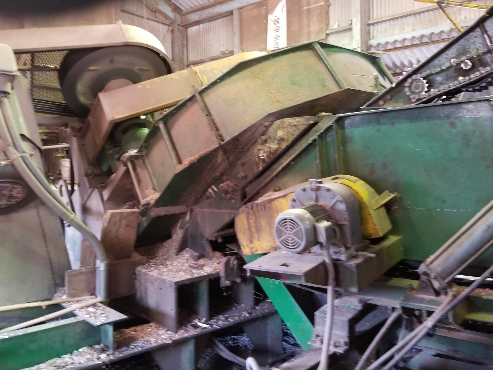 FB-０４　大型チッパー機械